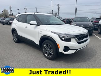 Certified 2022 Kia Seltos LX image 1
