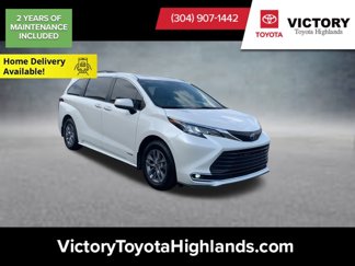 Used 2021 Toyota Sienna XLE image 1