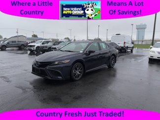 Used 2022 Toyota Camry SE image 1