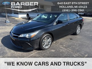 Used 2017 Toyota Camry SE image 1