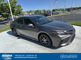 Used 2021 Toyota Camry SE image 1