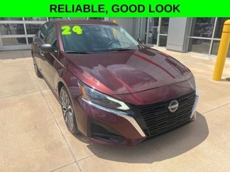 Used 2024 Nissan Altima 2.5 SV image 1