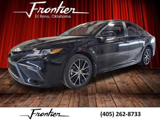 Used 2023 Toyota Camry SE image 1