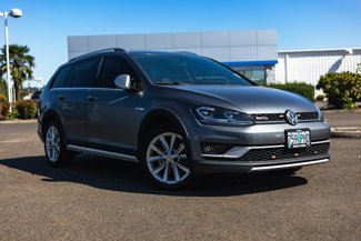 Used 2017 Volkswagen Golf Alltrack video 1