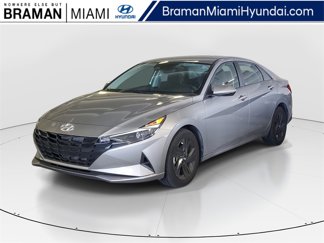 Certified 2023 Hyundai Elantra SEL w/ Preferred Accessory Package video 1