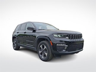 Used 2023 Jeep Grand Cherokee 4WD 4xe image 1