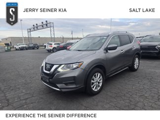 Used 2017 Nissan Rogue SV image 1