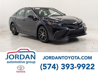Used 2021 Toyota Camry SE w/ Cold Weather Package image 1