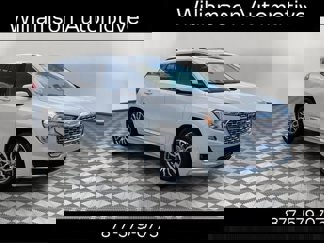 Used 2022 GMC Terrain Denali image 1