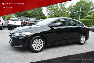 Used 2017 Hyundai Elantra SE image 1