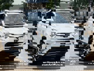 Used 2018 Toyota RAV4 XLE image 1