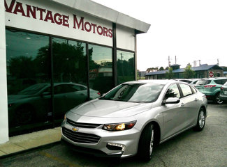 Used 2017 Chevrolet Malibu LT image 1