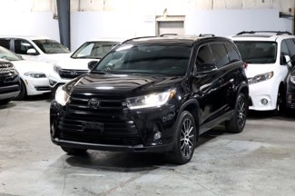 Used 2018 Toyota Highlander SE image 1