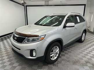 Used 2015 Kia Sorento LX image 1