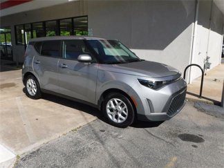 Used 2023 Kia Soul LX w/ LX Technology Package image 1