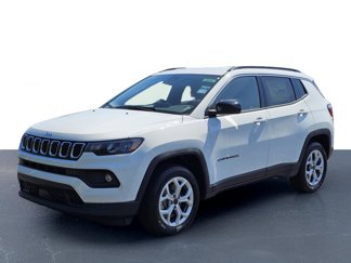 New 2025 Jeep Compass Latitude image 1