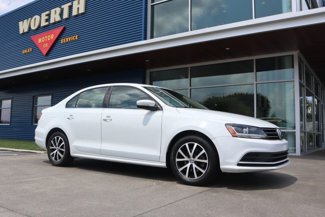 Used 2017 Volkswagen Jetta SE image 1