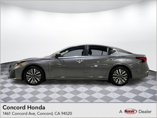 Used 2024 Nissan Altima 2.5 SV image 1