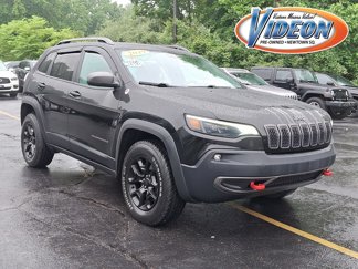 Used 2019 Jeep Cherokee Trailhawk w/ Cold Weather Group image 1