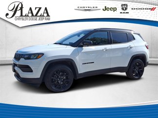 Used 2022 Jeep Compass Altitude w/ Sun and Sound Group image 1