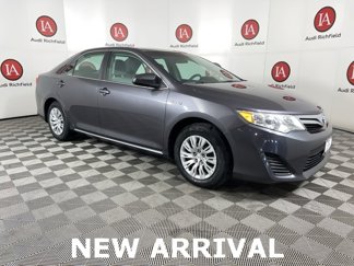 Used 2014 Toyota Camry LE image 1