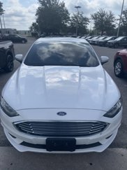 Used 2017 Ford Fusion SE w/ Fusion SE Technology Package image 1