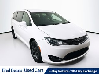 Used 2020 Chrysler Pacifica Touring w/ S Appearance Package video 1