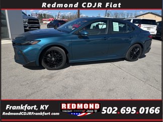 Used 2025 Toyota Camry SE image 1