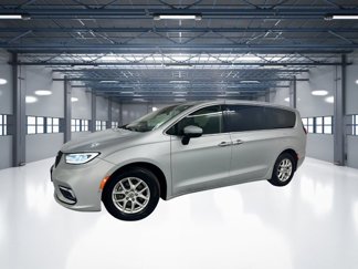 Used 2023 Chrysler Pacifica Touring-L image 1