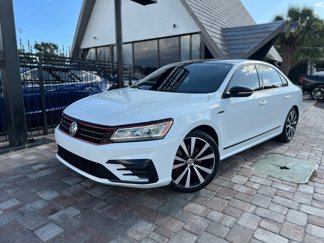Used 2018 Volkswagen Passat 3.6 image 1