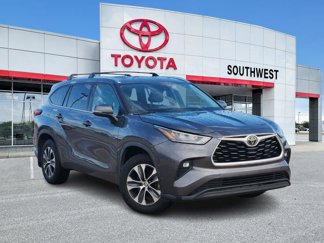 Used 2020 Toyota Highlander XLE image 1
