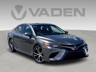 Used 2018 Toyota Camry L image 1