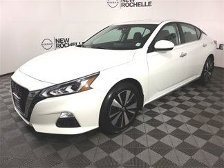 Certified 2022 Nissan Altima 2.5 SV image 1
