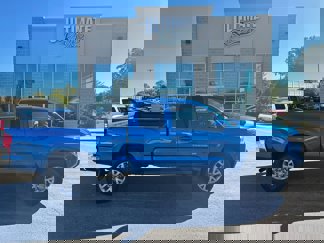 Used 2017 Toyota Tacoma SR5 w/ Tow Package image 1