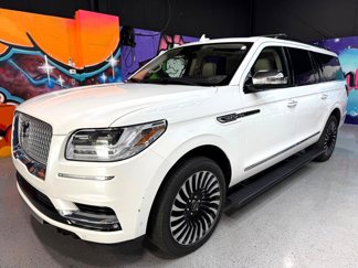 Used 2020 Lincoln Navigator L Black Label w/ Cargo Convenience Package image 1