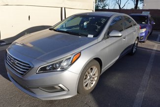 Used 2017 Hyundai Sonata SE image 1