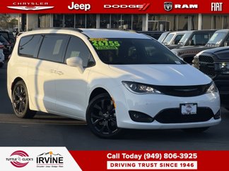 Certified 2020 Chrysler Pacifica Touring-L Plus image 1
