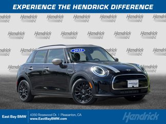Used 2022 MINI Cooper 4-Door Hardtop image 1