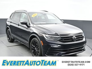 Used 2022 Volkswagen Tiguan SE R-Line image 1