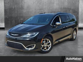 Used 2018 Chrysler Pacifica Limited image 1