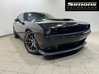 Used 2017 Dodge Challenger SRT image 1