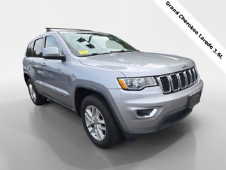 Used 2018 Jeep Grand Cherokee Laredo image 1