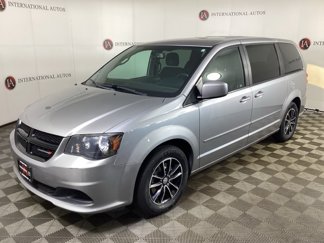 Used 2016 Dodge Grand Caravan SE image 1