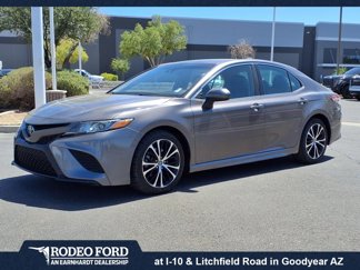 Used 2020 Toyota Camry SE image 1