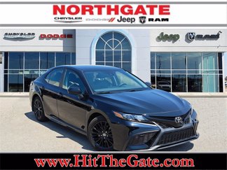 Used 2021 Toyota Camry SE image 1