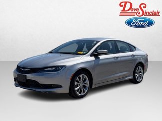 Used 2015 Chrysler 200 S image 1