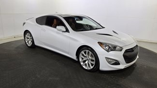 Used 2014 Hyundai Genesis 3.8 image 1
