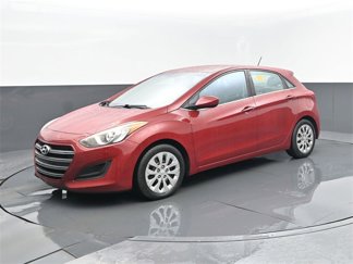Used 2017 Hyundai Elantra GT image 1