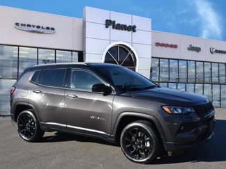 Used 2024 Jeep Compass Latitude w/ Altitude Special Edition image 1
