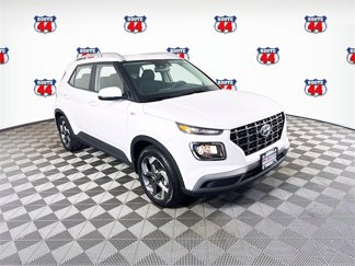 Used 2024 Hyundai Venue SEL image 1